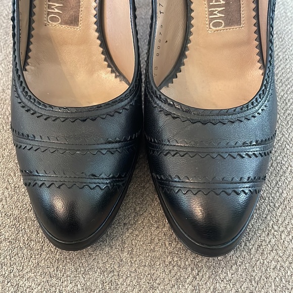Salvatore Ferragamo leather black heels - Picture 5 of 5